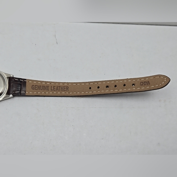 Womens Precision By GRUEN Two-Tone Diamond Accent Watch Leather New Battery - Picture 10 of 11